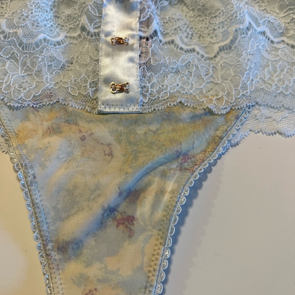 Victoria’s Secret pink thong string panties. Size Xl - Picture 3 of 7